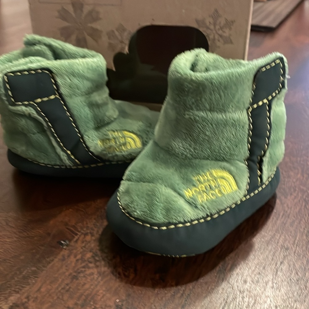 The North Face slipper booties size 4 baby/toddler